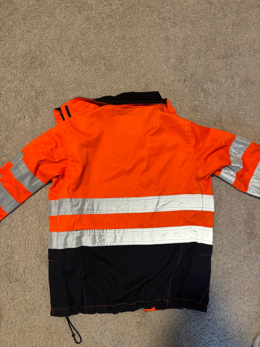 Helly Hansen Orange and Black High-Visibility Rain Jacket - Picture 9 of 12